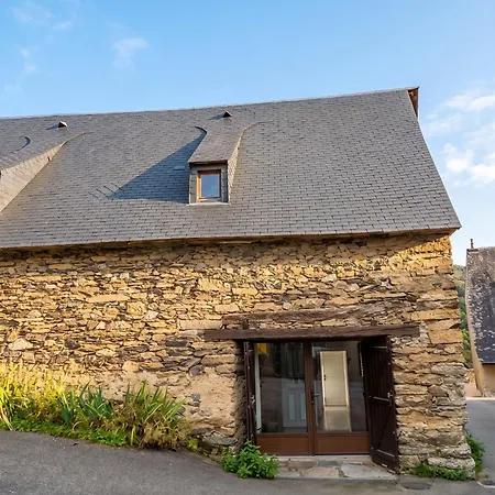 Semesterbostad Maison Chaleureuse A >vue Montagne & Cheminee Mont (Hautes-Pyrenees)